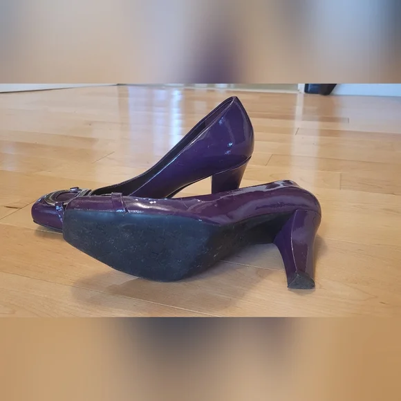 Shoes - Picture 3 of 6